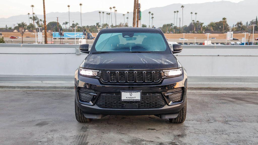 new 2025 Jeep Grand Cherokee car, priced at $36,555