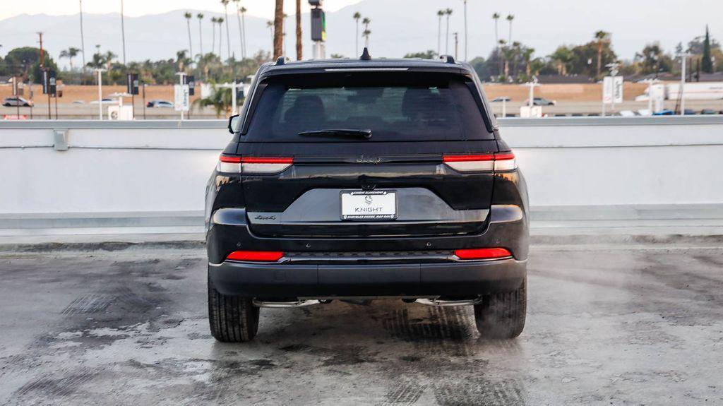 new 2025 Jeep Grand Cherokee car, priced at $36,555