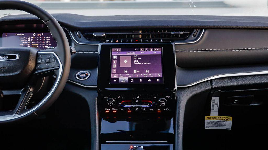 new 2025 Jeep Grand Cherokee car, priced at $36,555