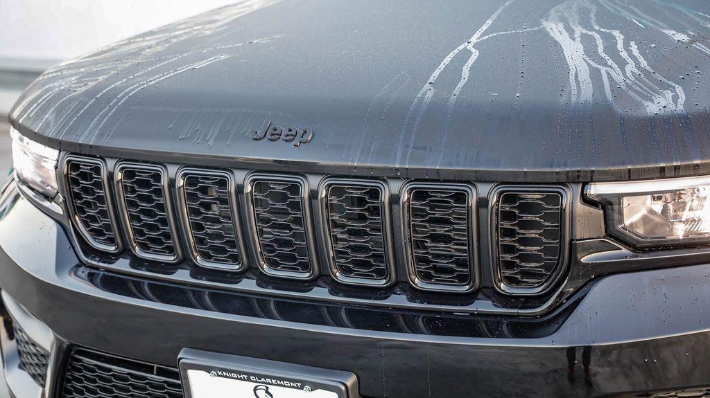 new 2025 Jeep Grand Cherokee car, priced at $36,555