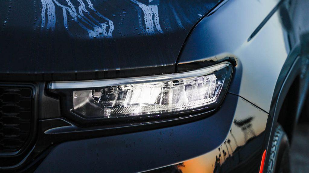 new 2025 Jeep Grand Cherokee car, priced at $36,555
