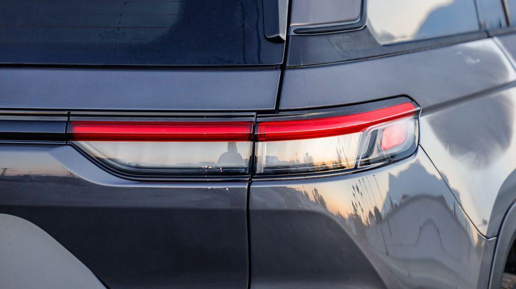 new 2025 Jeep Grand Cherokee car, priced at $40,143