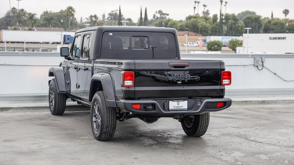 new 2025 Jeep Gladiator car, priced at $38,735