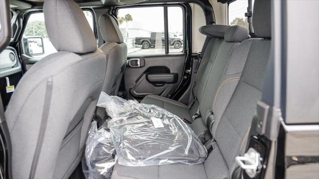 new 2025 Jeep Gladiator car, priced at $41,735