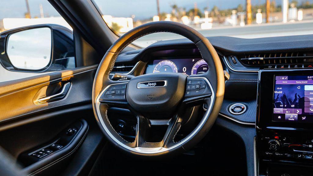 new 2025 Jeep Grand Cherokee car, priced at $36,060