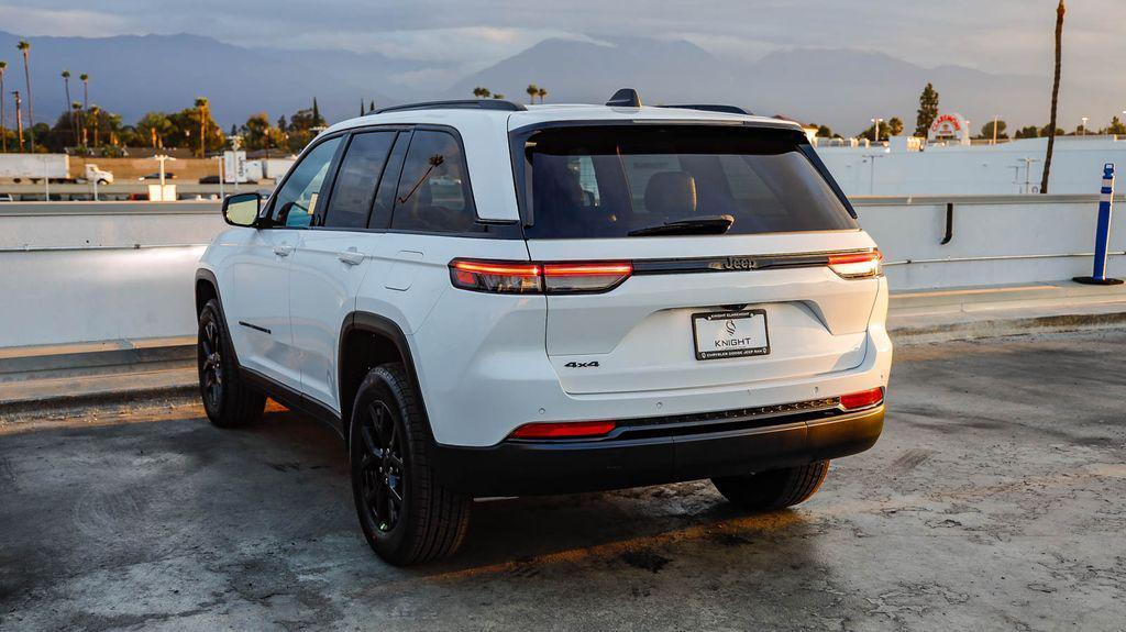 new 2025 Jeep Grand Cherokee car, priced at $36,060