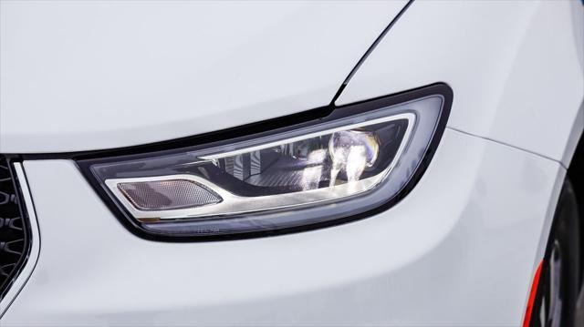 new 2025 Chrysler Pacifica Hybrid car, priced at $38,806