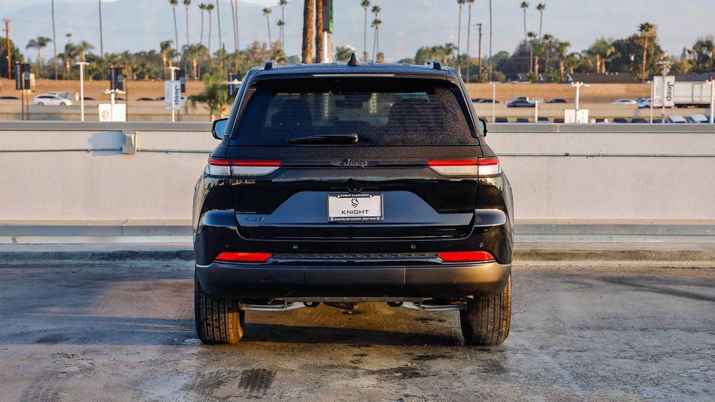 new 2025 Jeep Grand Cherokee car, priced at $36,111