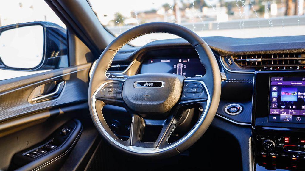 new 2025 Jeep Grand Cherokee car, priced at $36,111