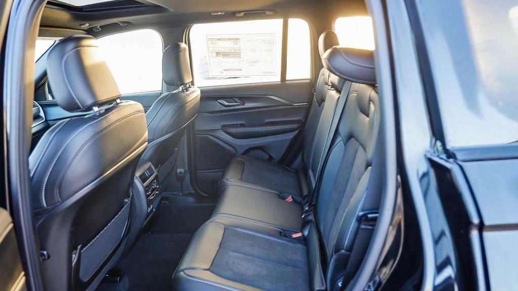 new 2025 Jeep Grand Cherokee car, priced at $36,111