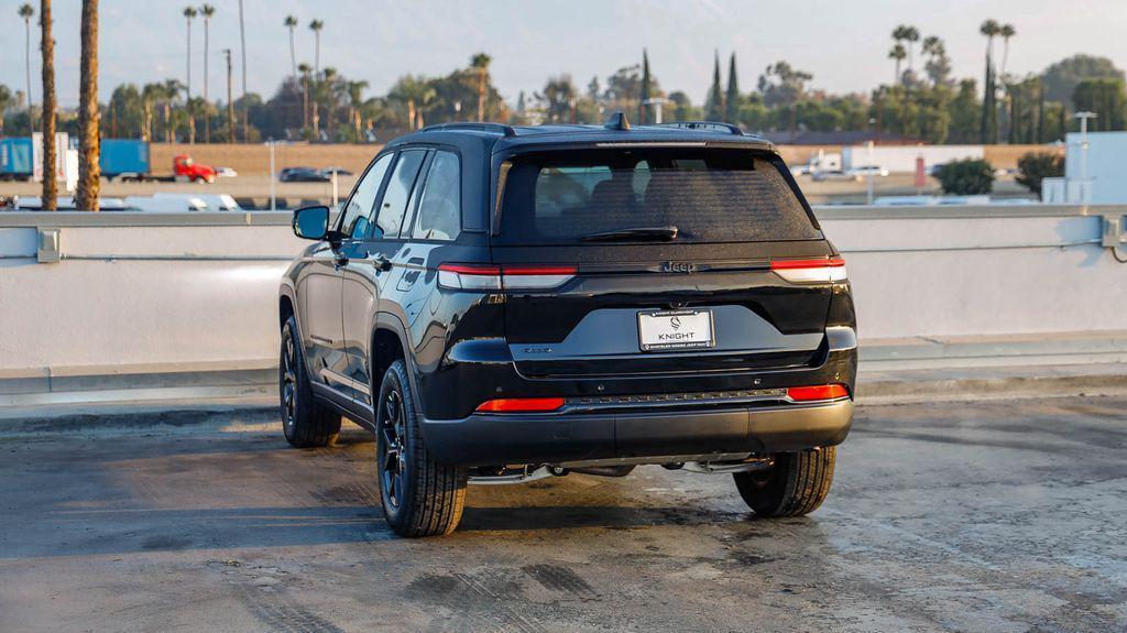 new 2025 Jeep Grand Cherokee car, priced at $36,111