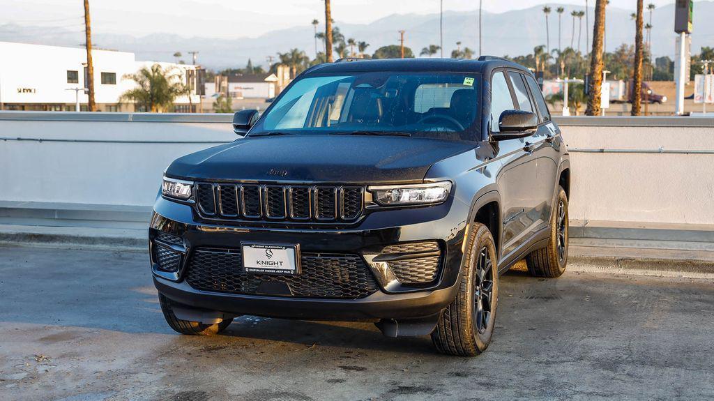 new 2025 Jeep Grand Cherokee car, priced at $36,111