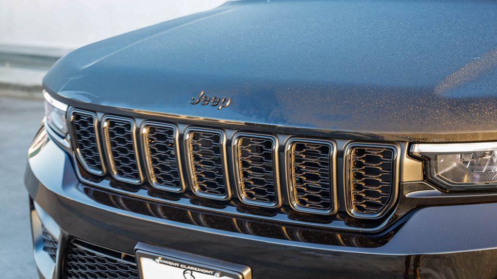 new 2025 Jeep Grand Cherokee car, priced at $36,111