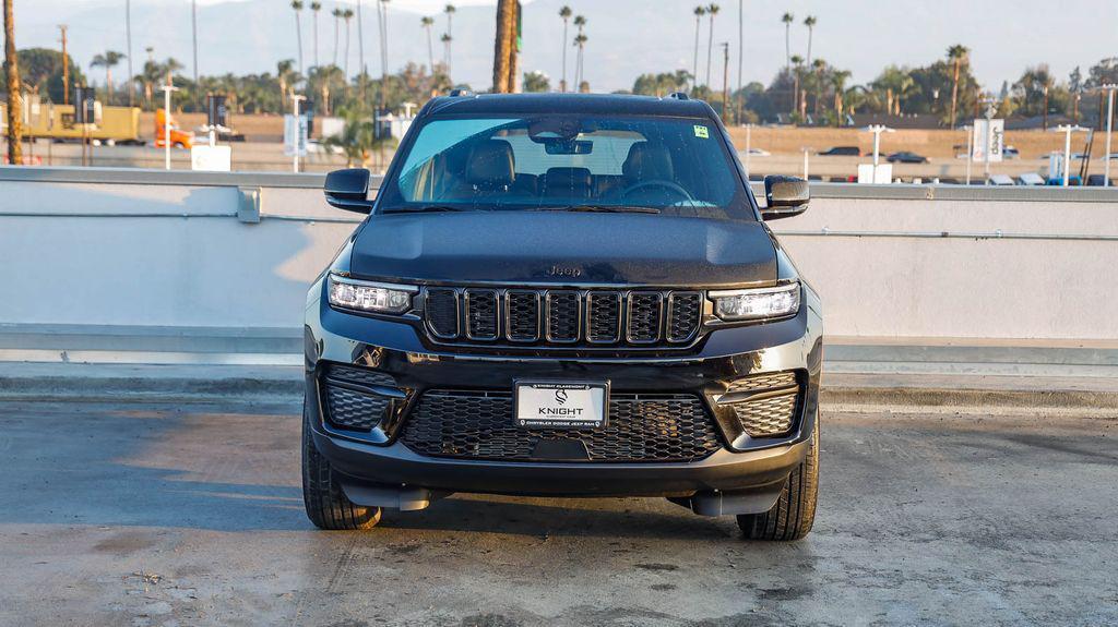 new 2025 Jeep Grand Cherokee car, priced at $36,111