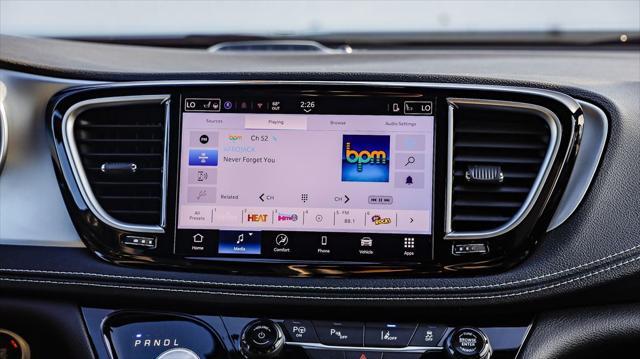 new 2025 Chrysler Pacifica Hybrid car, priced at $41,080