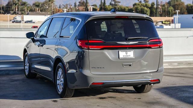 new 2025 Chrysler Pacifica car, priced at $37,920