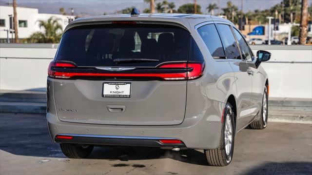 new 2025 Chrysler Pacifica car, priced at $37,920