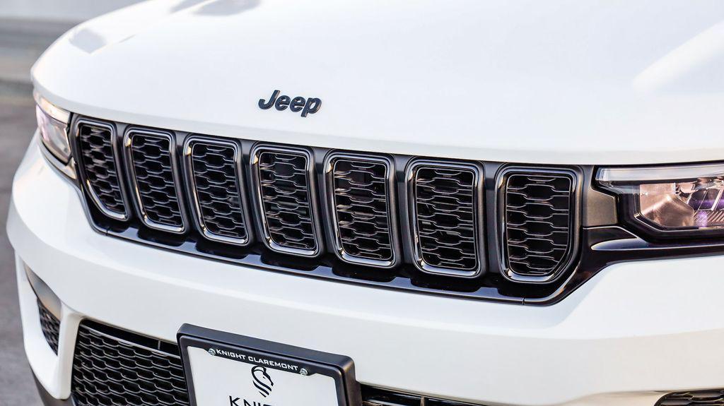 new 2025 Jeep Grand Cherokee car, priced at $35,124