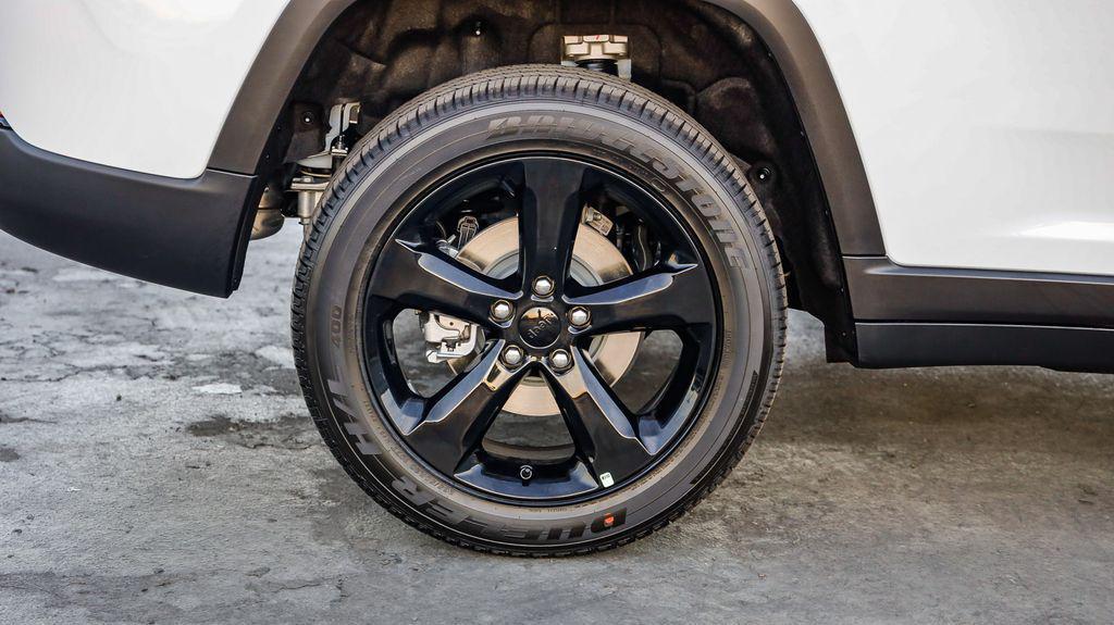 new 2025 Jeep Grand Cherokee car, priced at $35,124