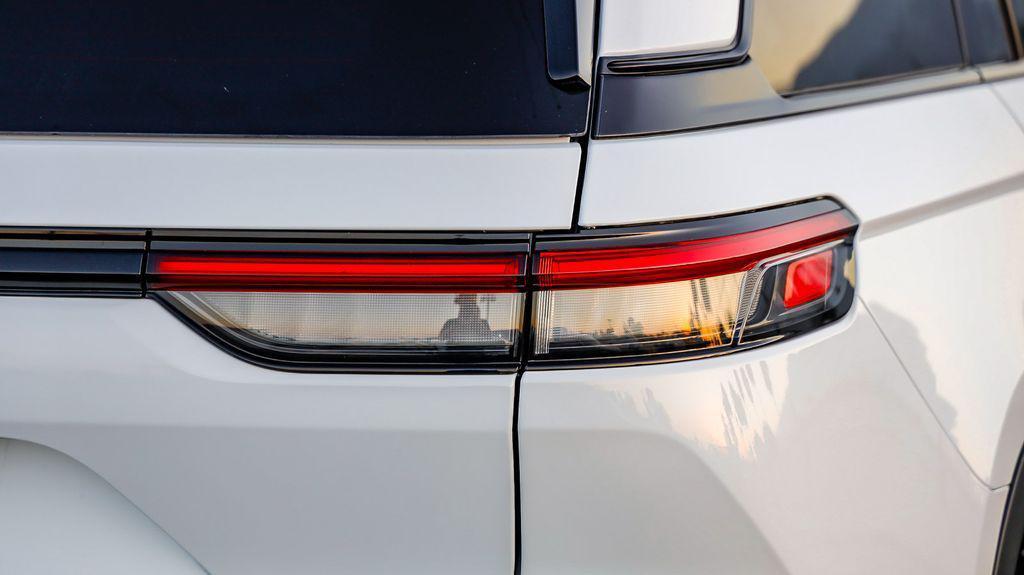 new 2025 Jeep Grand Cherokee car, priced at $35,124