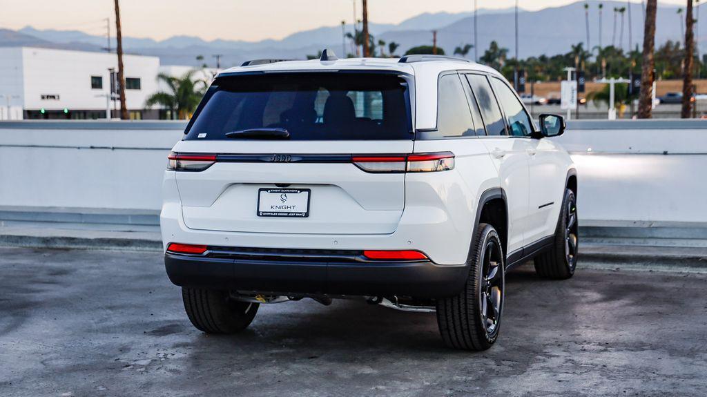new 2025 Jeep Grand Cherokee car, priced at $35,124
