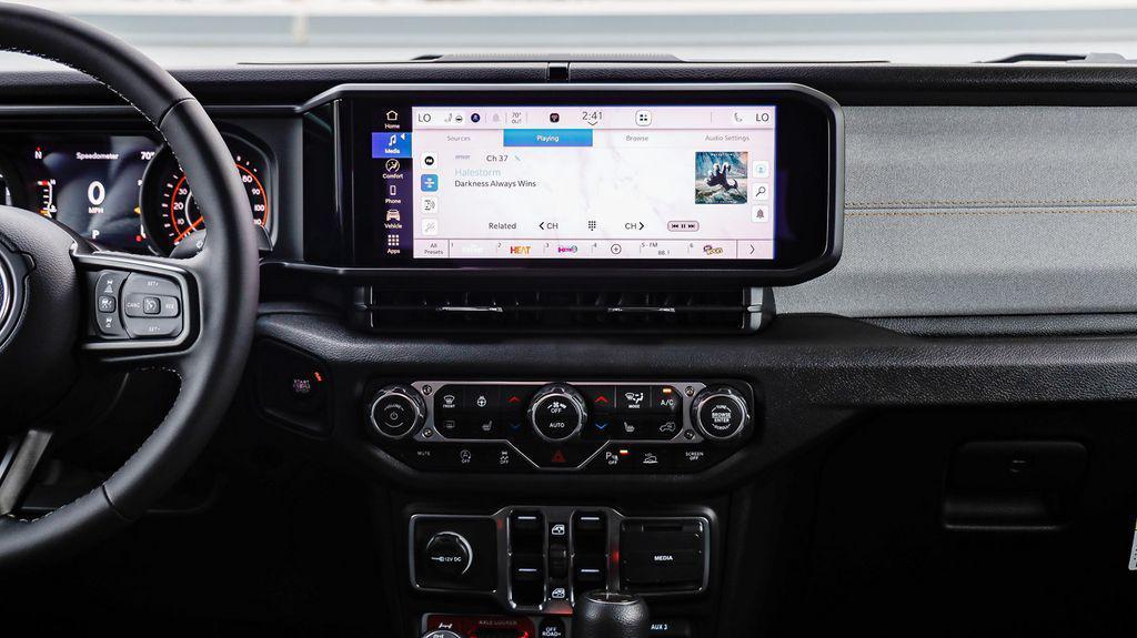 new 2025 Jeep Gladiator car, priced at $41,204
