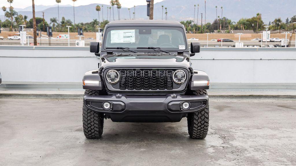 new 2025 Jeep Gladiator car, priced at $41,204