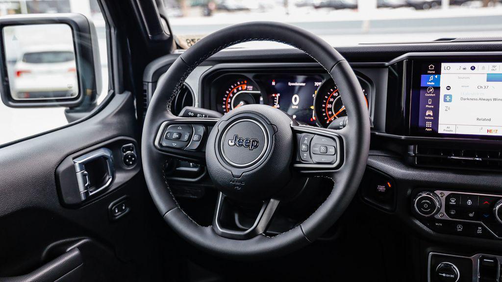 new 2025 Jeep Gladiator car, priced at $41,204