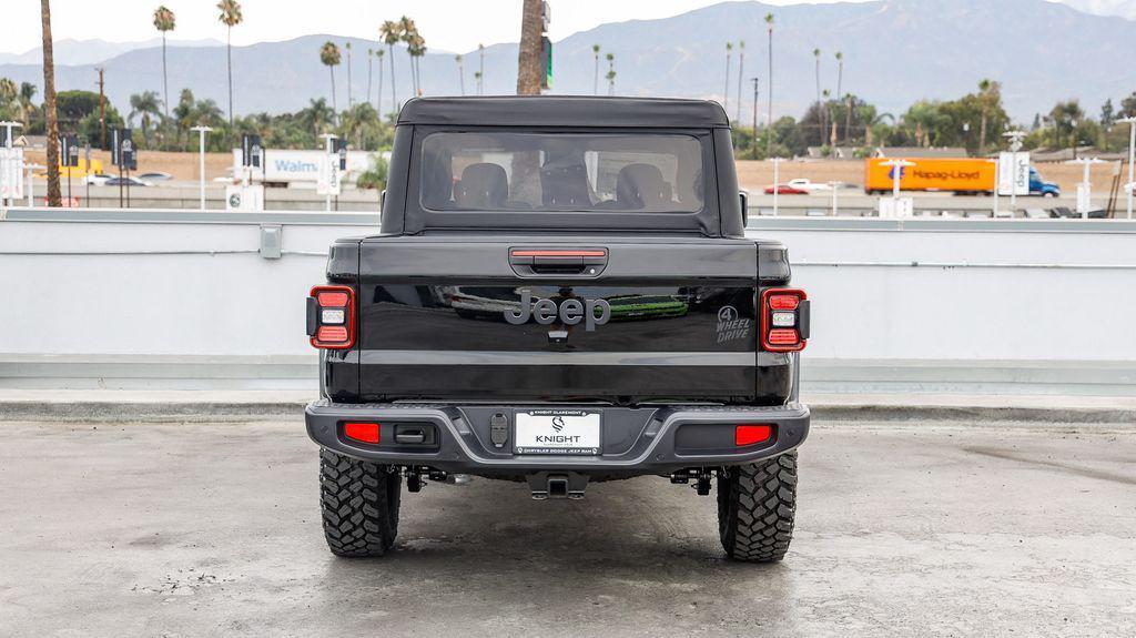 new 2025 Jeep Gladiator car, priced at $41,204