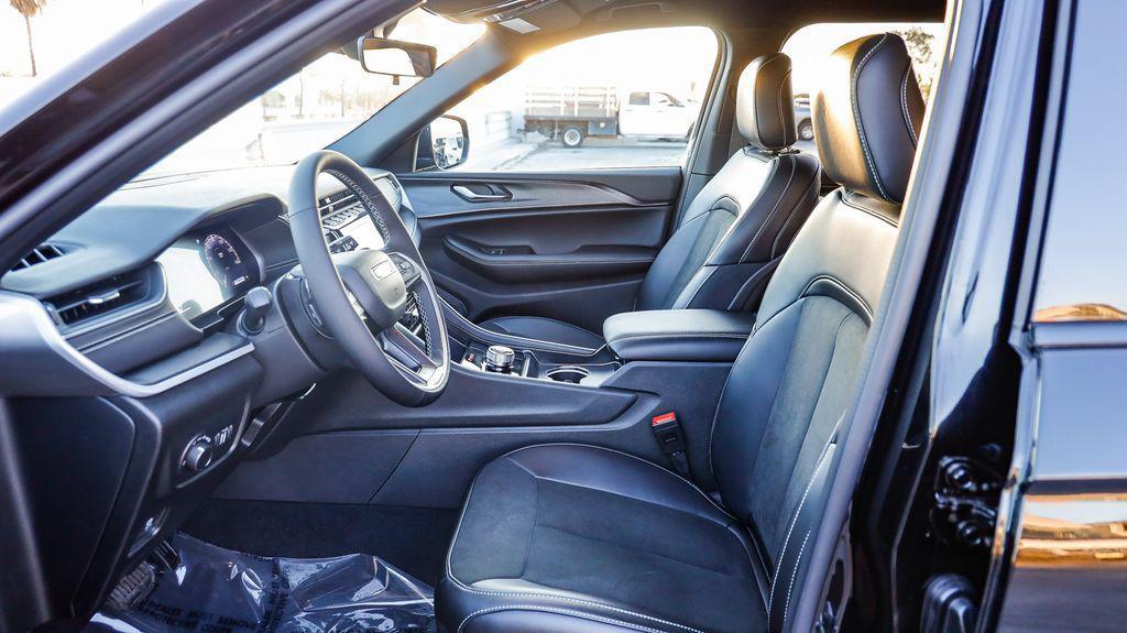 new 2025 Jeep Grand Cherokee L car, priced at $37,418