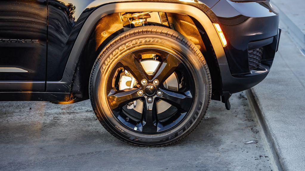 new 2025 Jeep Grand Cherokee L car, priced at $37,418