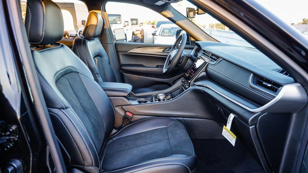 new 2025 Jeep Grand Cherokee L car, priced at $37,418
