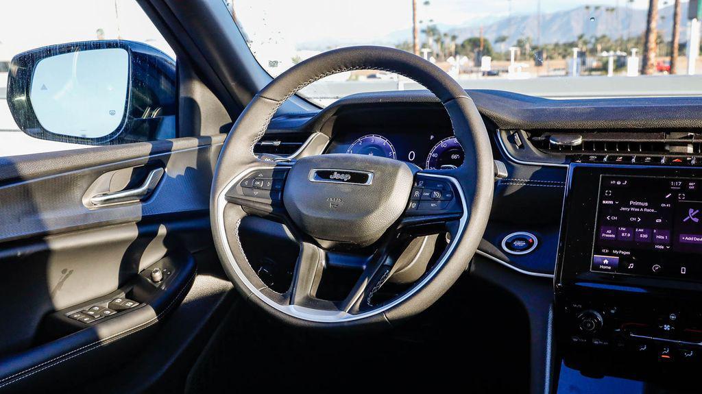 new 2025 Jeep Grand Cherokee L car, priced at $39,755