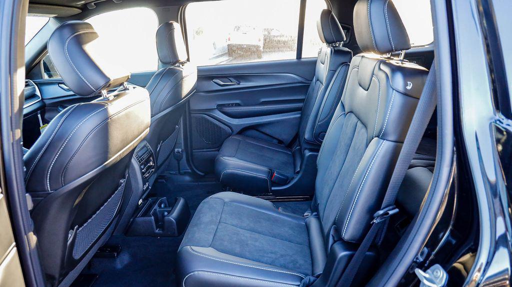 new 2025 Jeep Grand Cherokee L car, priced at $39,755
