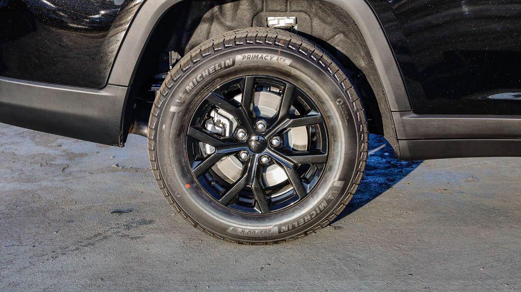 new 2025 Jeep Grand Cherokee L car, priced at $39,755