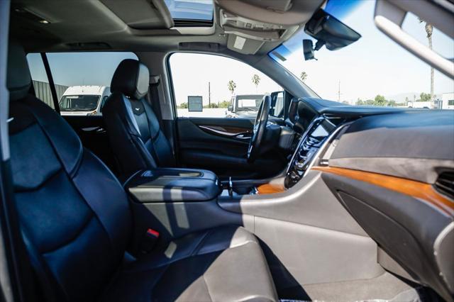 used 2020 Cadillac Escalade ESV car, priced at $41,995