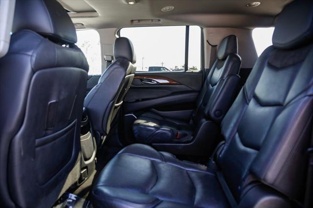 used 2020 Cadillac Escalade ESV car, priced at $41,995