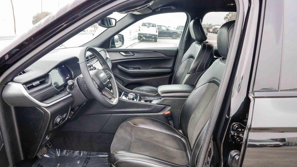 used 2024 Jeep Grand Cherokee L car, priced at $28,995