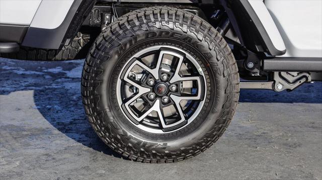 new 2025 Jeep Gladiator car, priced at $55,015