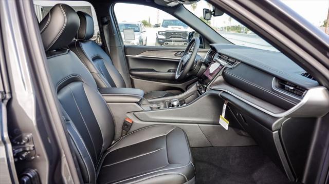 new 2025 Jeep Grand Cherokee car, priced at $39,745