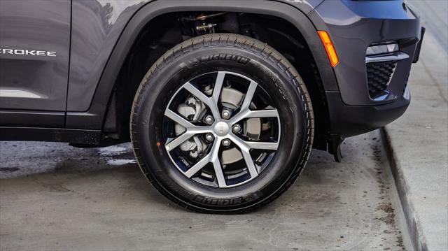 new 2025 Jeep Grand Cherokee car, priced at $39,745