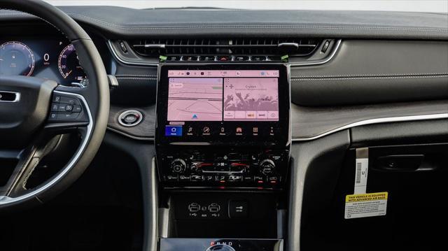 new 2025 Jeep Grand Cherokee car, priced at $39,745