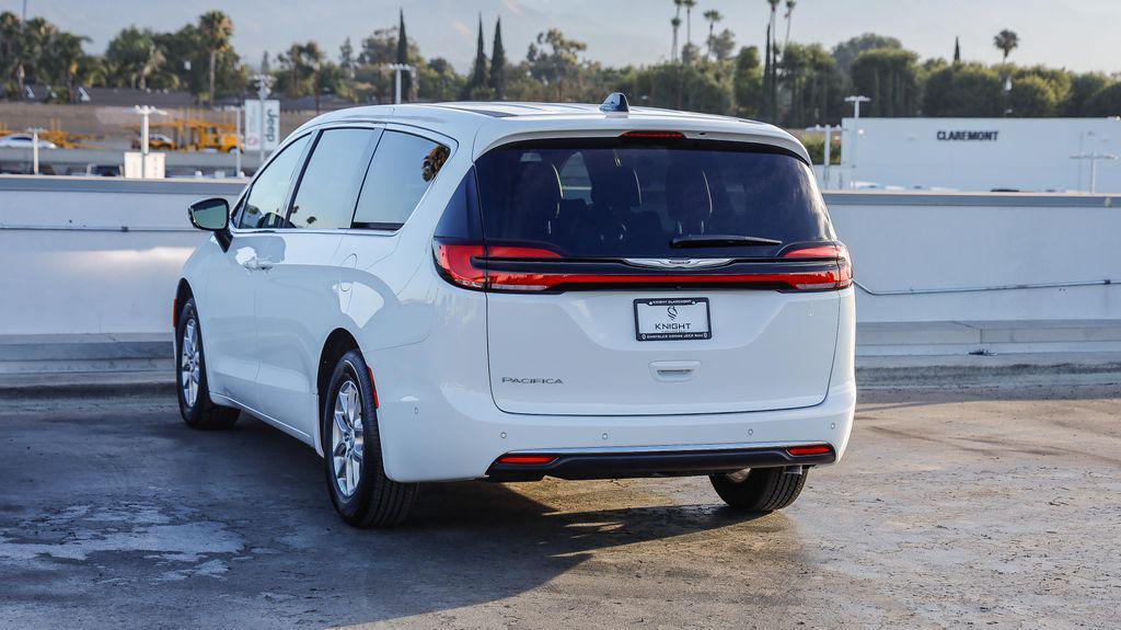 new 2025 Chrysler Pacifica car, priced at $30,067