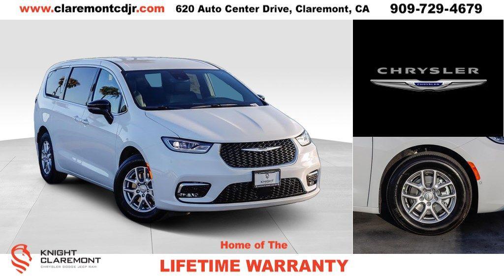 new 2025 Chrysler Pacifica car, priced at $36,232