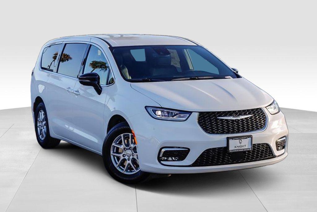 new 2025 Chrysler Pacifica car, priced at $30,067