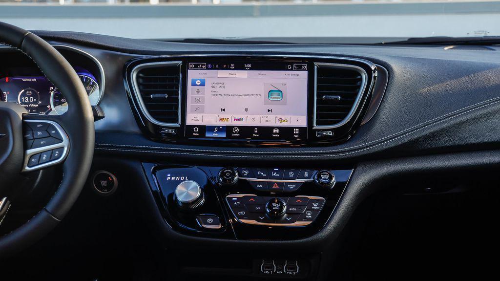 new 2025 Chrysler Pacifica car, priced at $30,067