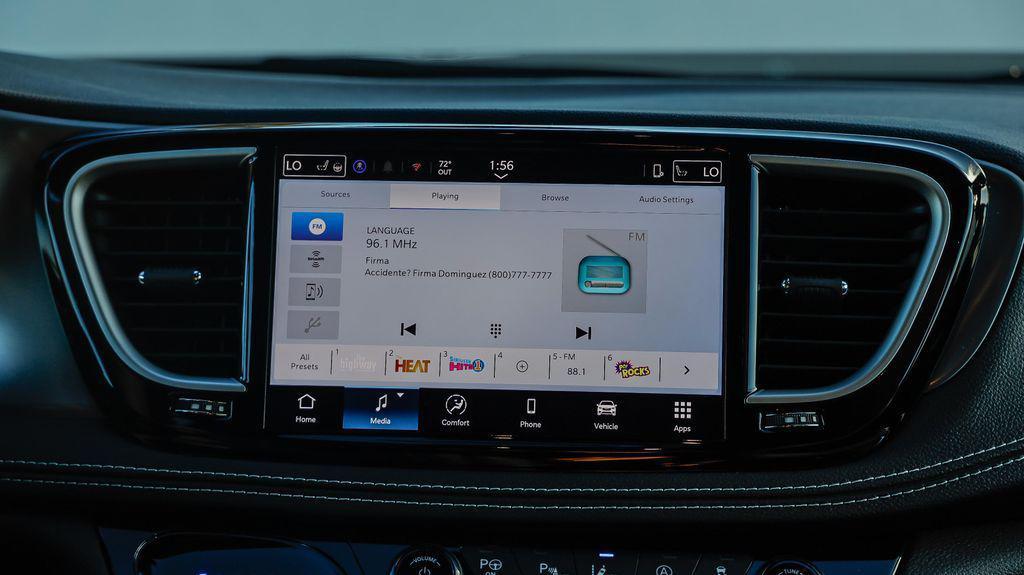 new 2025 Chrysler Pacifica car, priced at $30,067
