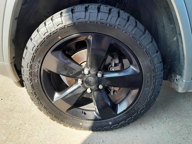 used 2015 Jeep Grand Cherokee car, priced at $12,978