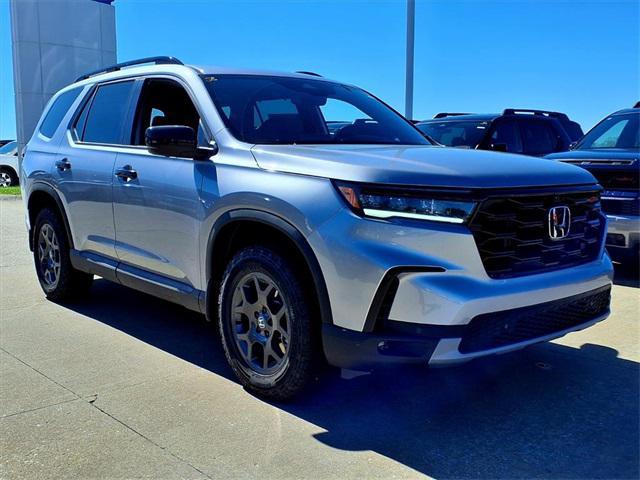 new 2025 Honda Pilot car, priced at $49,213