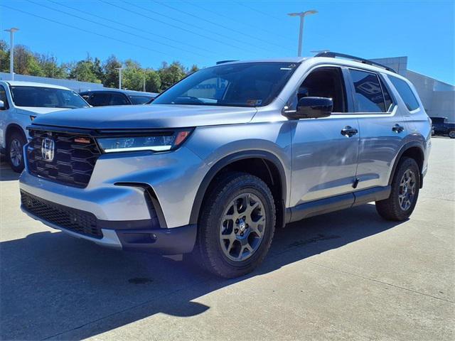 new 2025 Honda Pilot car, priced at $49,213